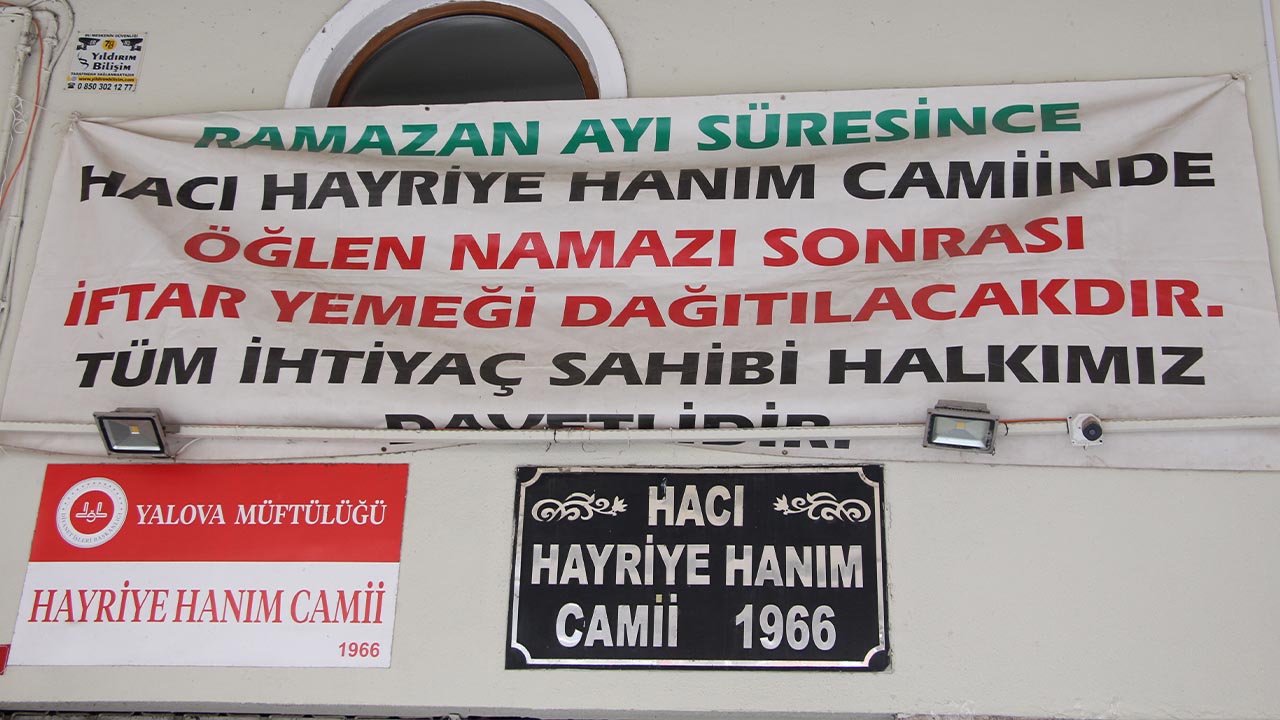 Yalova Hayriye Hanim Cami Ramazan Iftar Dagitma Gelenek Haber (7)