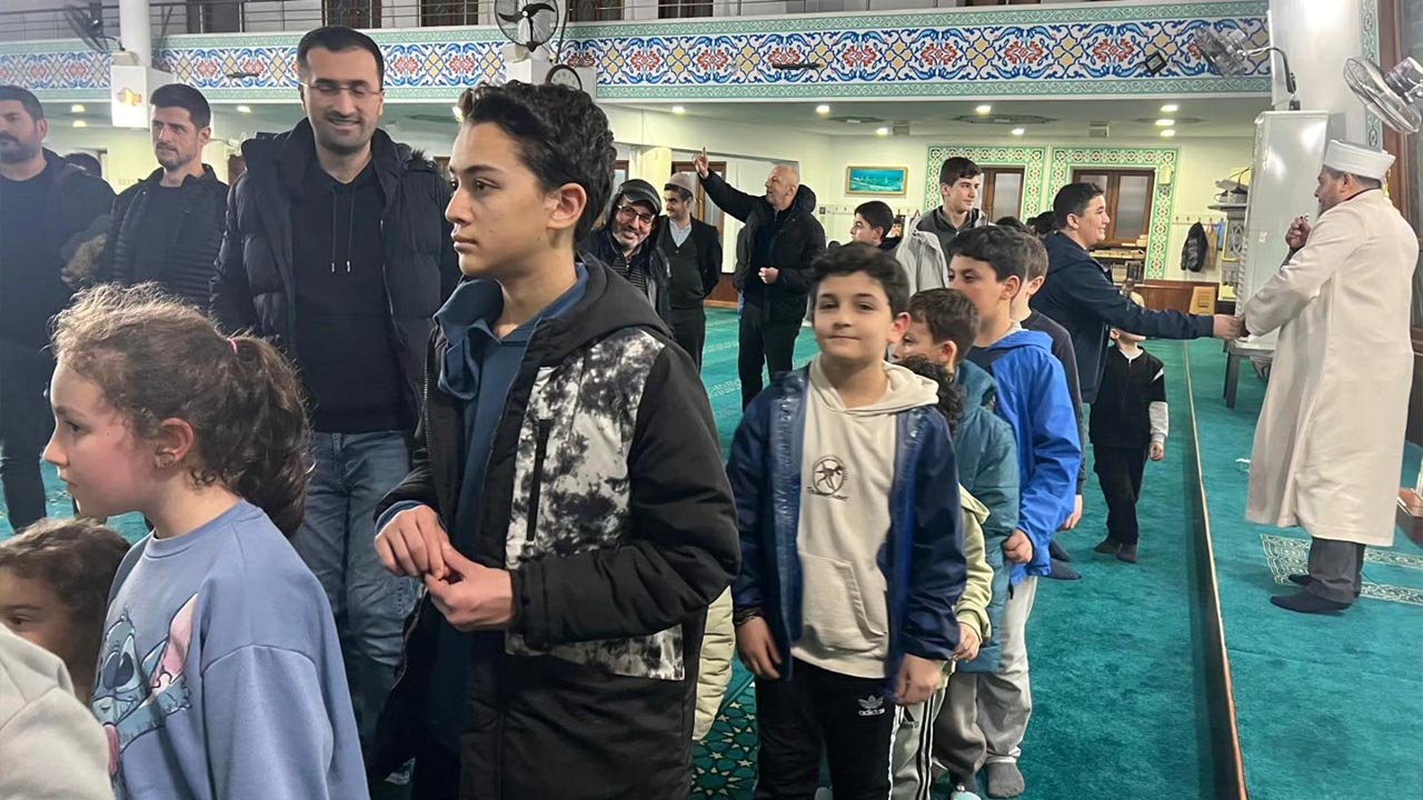 Miniklere Cami Sevgisi Aşılandı (2)