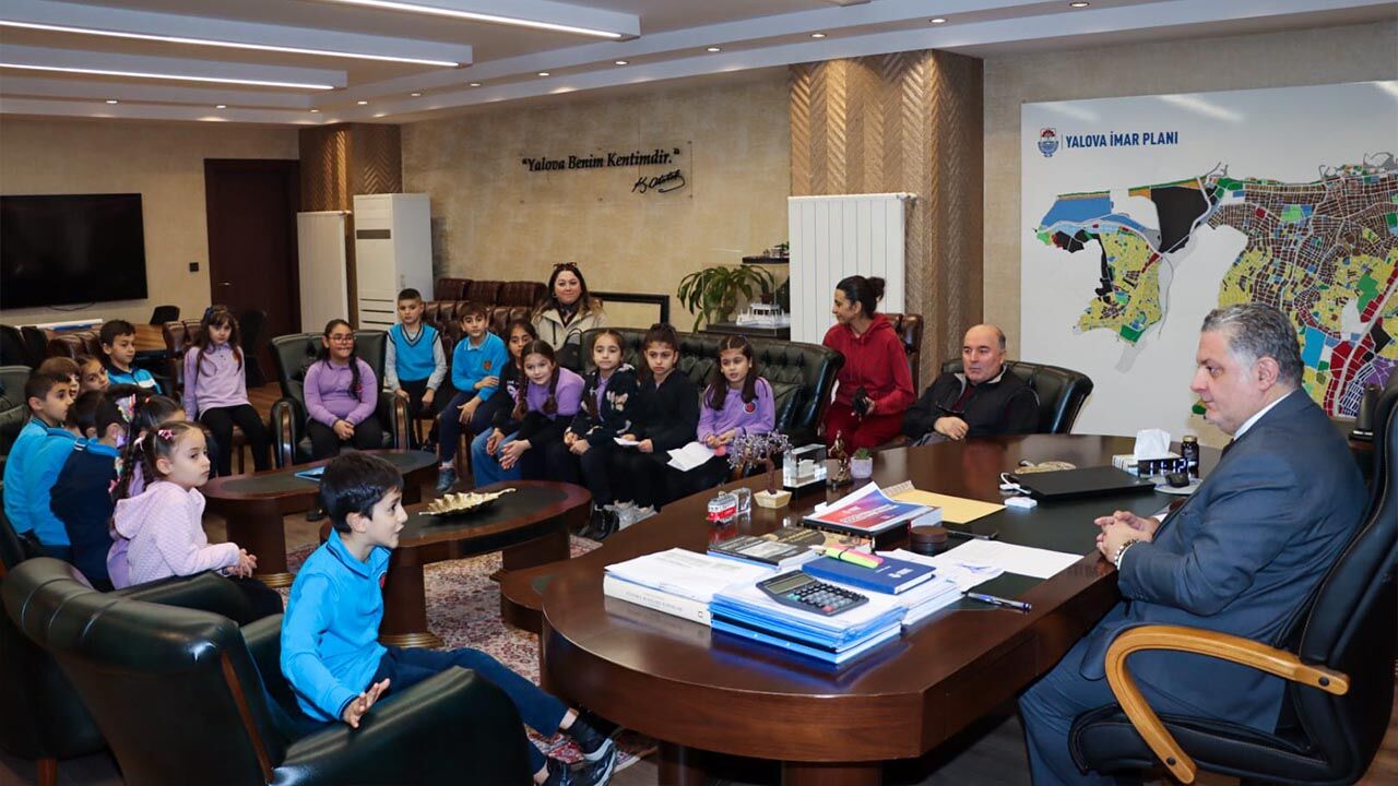 Öğrenci̇ler’den Başkan Gürel’e Zi̇yaret Haber (2)