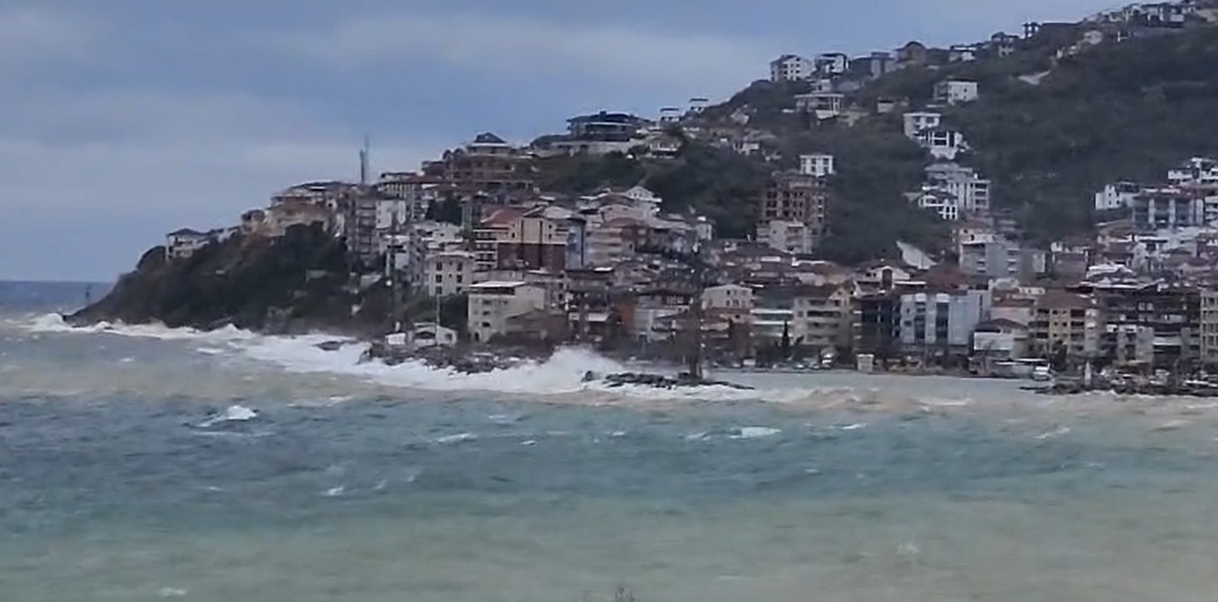 Şiddetli Fırtına Esenköy Sahillerini Vurdu (2)