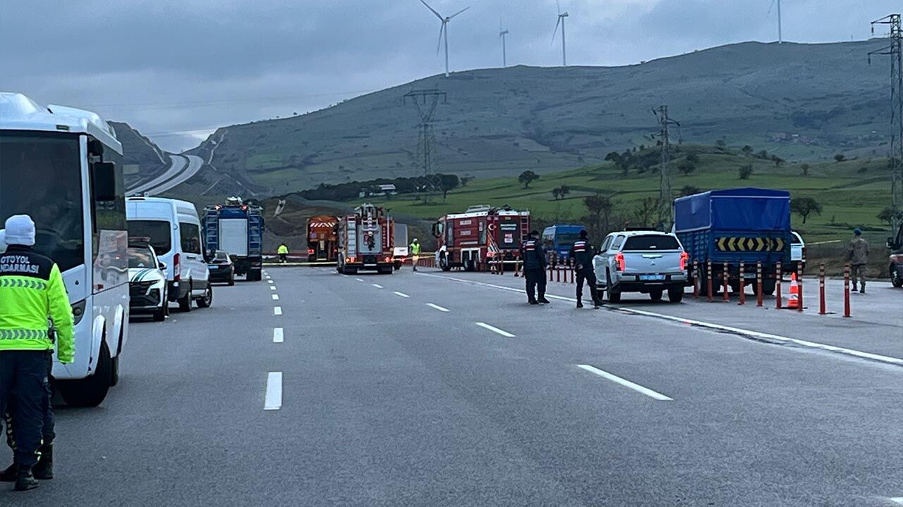 Balıkesir’de F 16 Uçağının Düştüğü Bölgede Çalışmalar Sabahın Ilk Işıklarıyla Devam Ediyor (3)