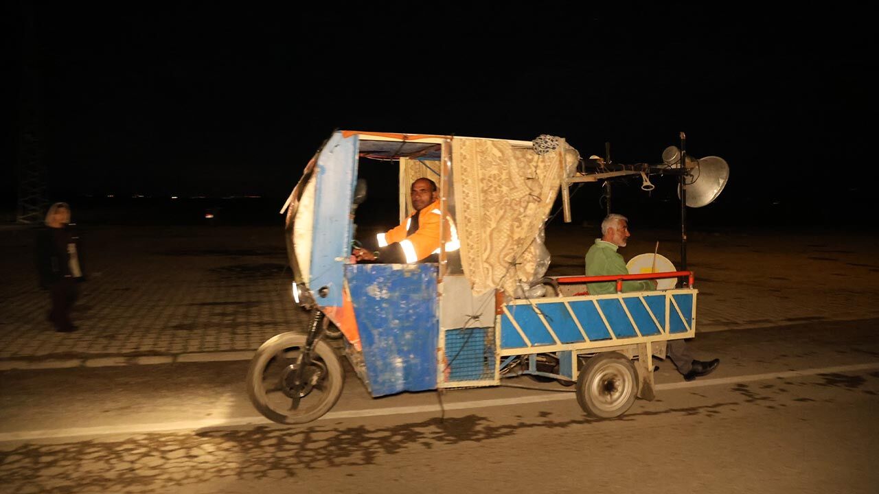 Ramazan Davulcusundan Hem Geleneksel Hem Teknolojik Yöntem (4)