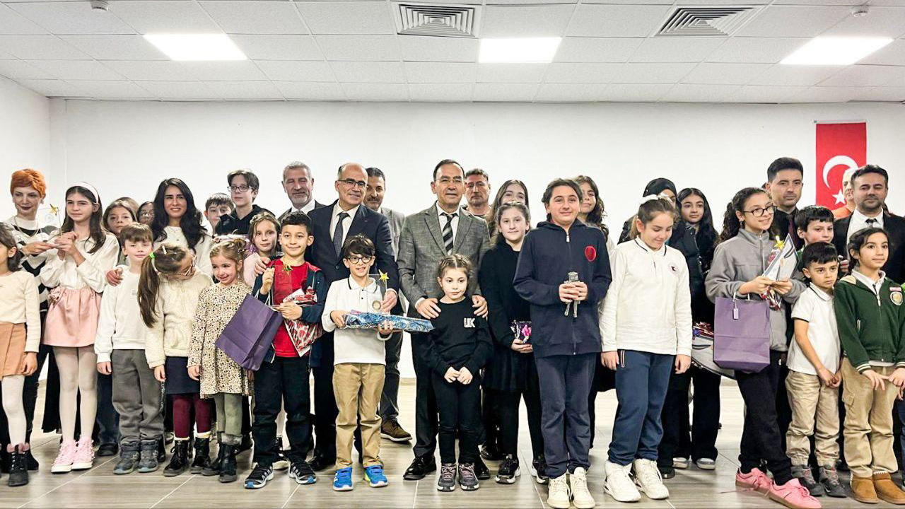 Yalova Ataturk Bilim Sanat Merkezi Aile Resim Yarisma (1)