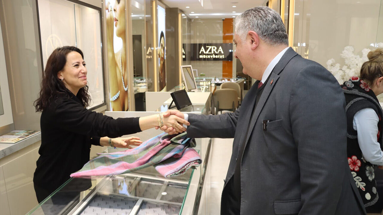 Yalova Belediye Baskan Iftar Oncesi Esnaf Vatandas Gorusme (1)