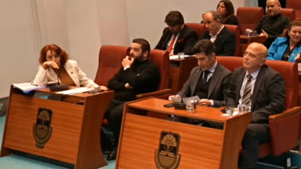 Yalova Belediye Meclis Subat Ayi Toplanti Chp Ak Parti Bakan Kurum Tartisma (5)