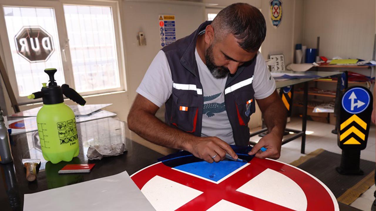 Yalova Belediye Ulasim Mudurlugu Trafik Levha Calisma (1)