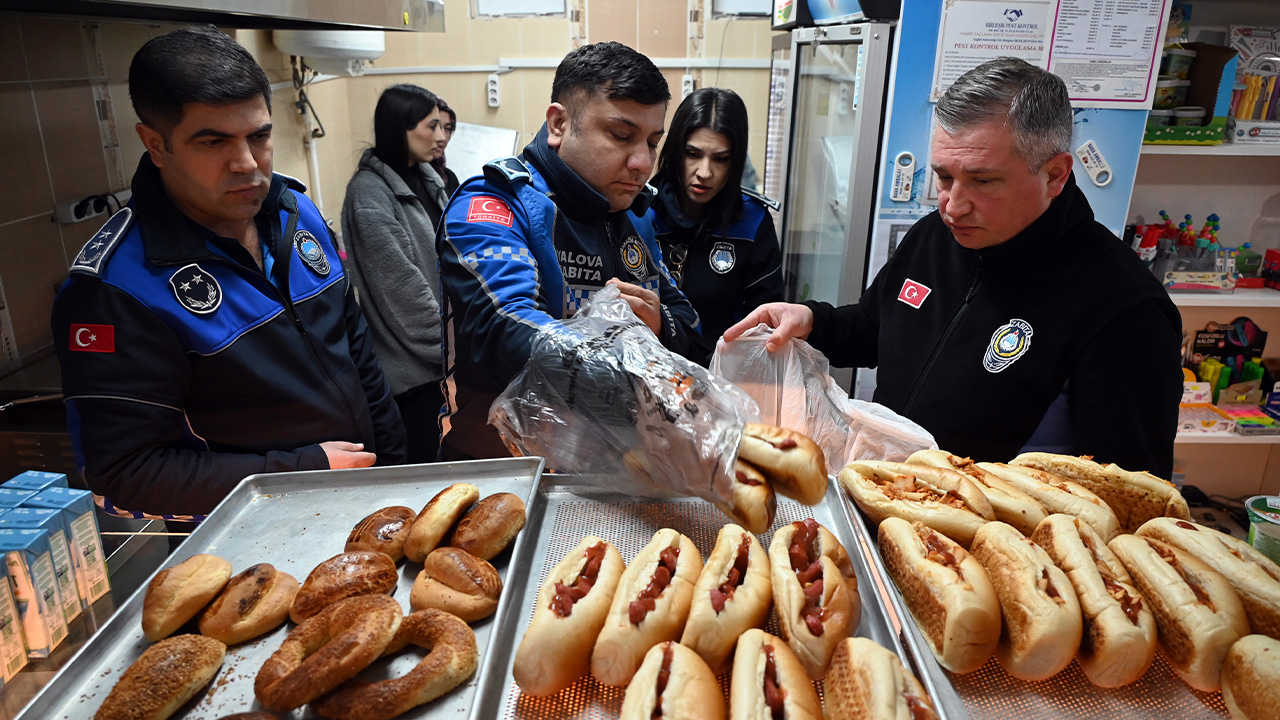 Yalova Beledi̇yesi̇’nden Okul Kanti̇nleri̇ne Siki Deneti̇m (4)