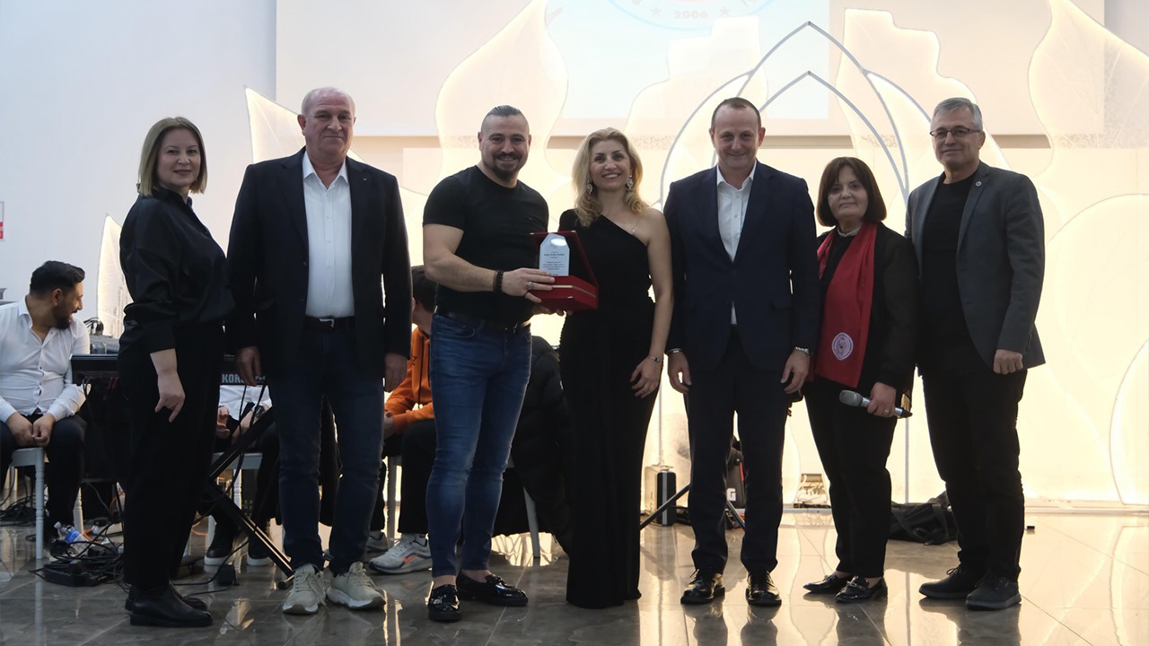 Yalova Ciftlikkoy Belediye Kadinlar Matine Balkan Gocmenleri Dernek Ortaklik Grup Aydos (1)