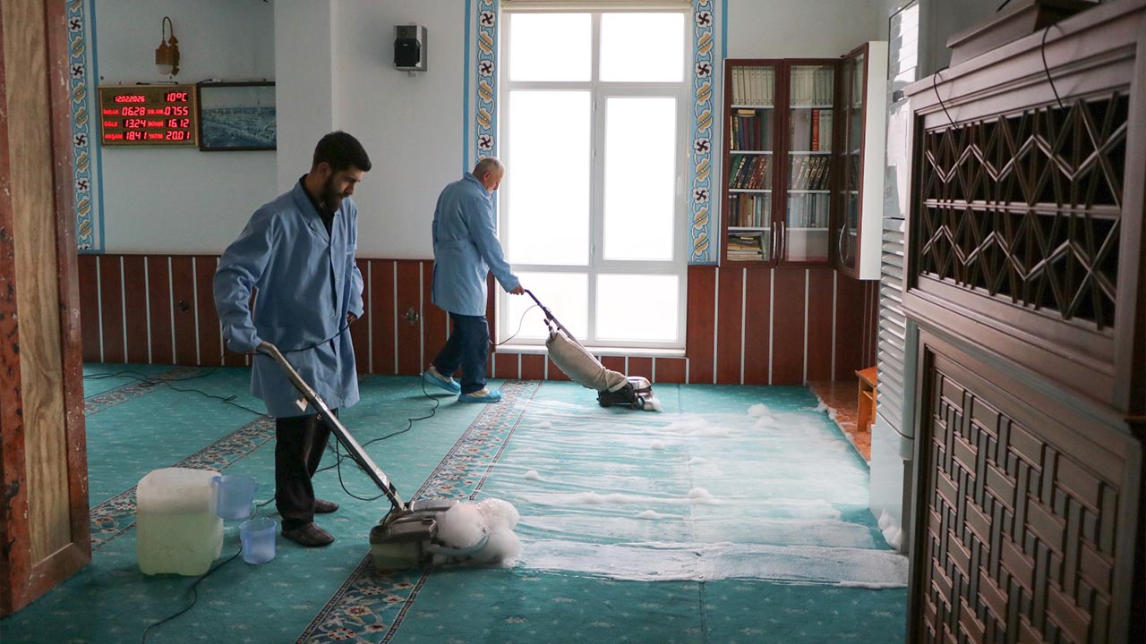 Yalova Ciftlikkoy Belediyesi Ramazan Ayi Camiler Temizlik (1)