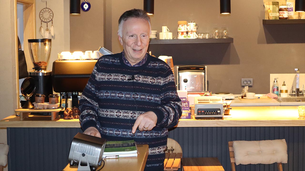 Yalova Ciftlikkoy Eski Vali Akademisyen Yesil Mavi Yol Konusma (3)