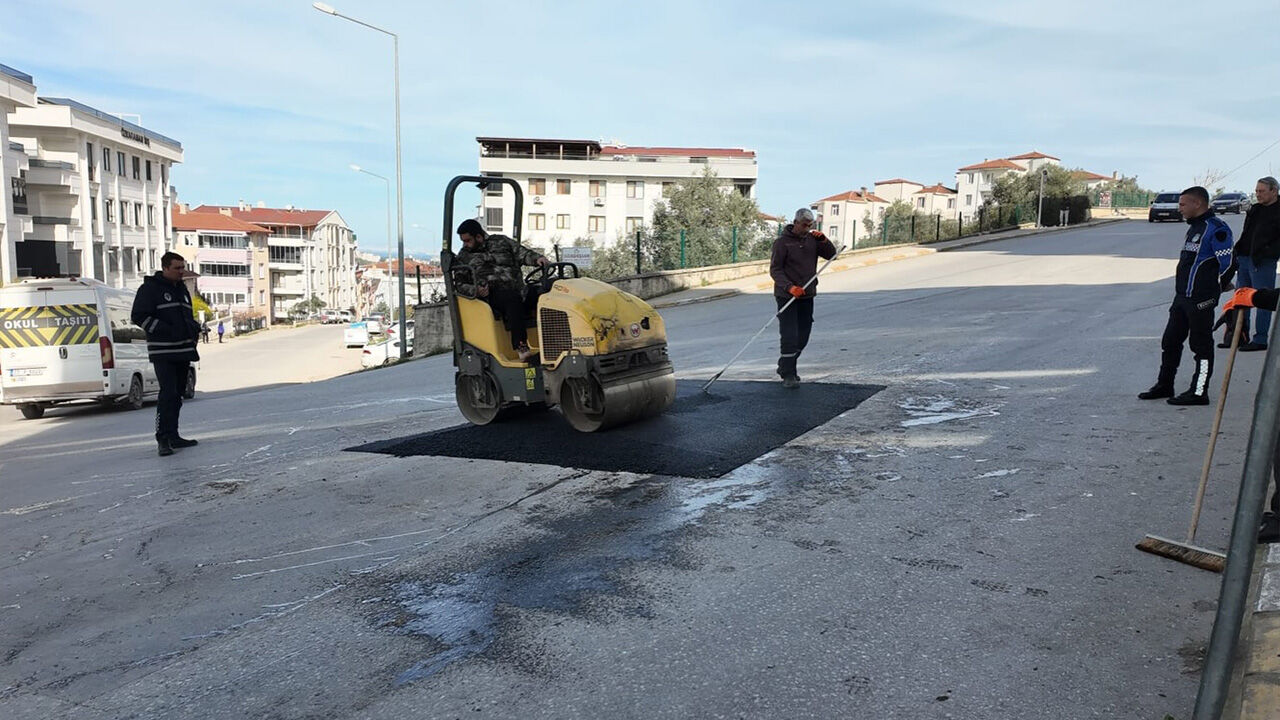 Yalova Cinarcik Belediye Caddeler Sicak Asfalt Calisma (2)