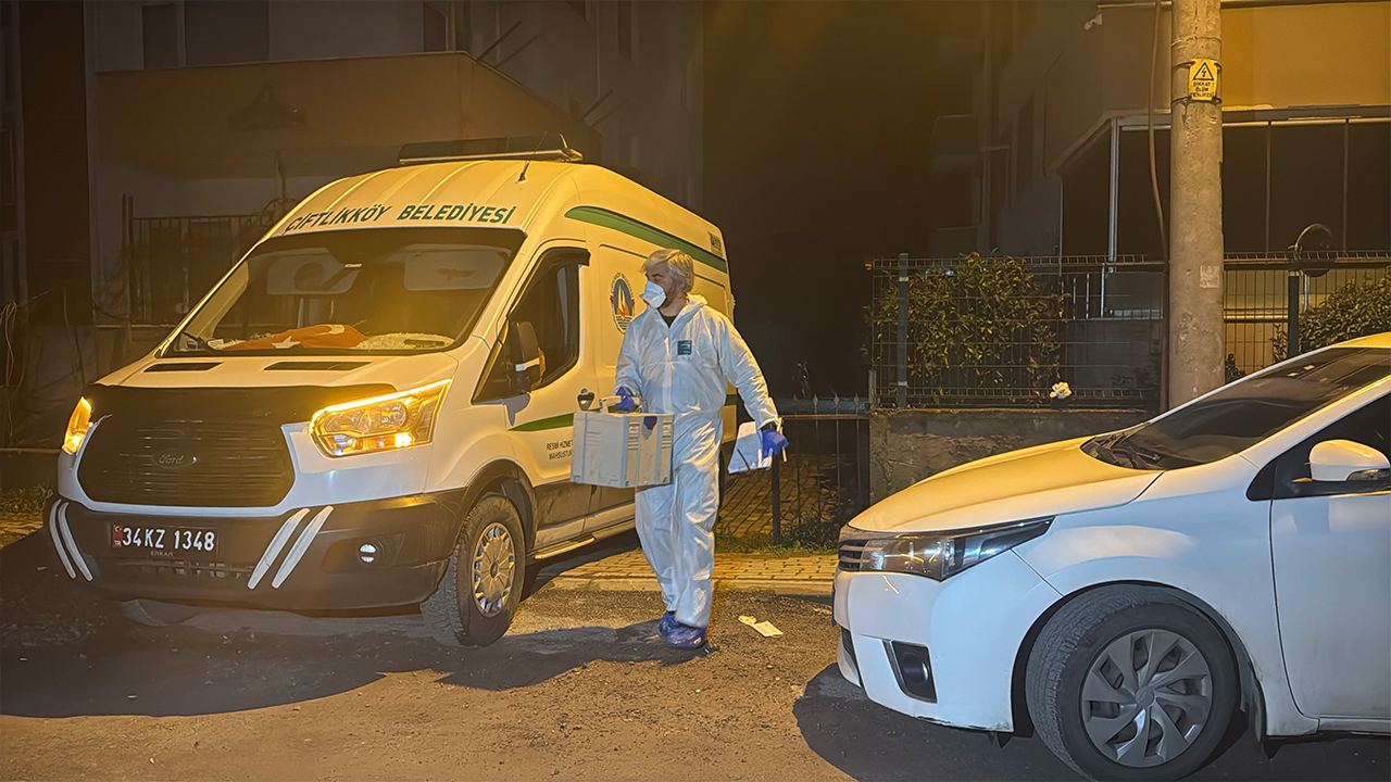 Yalova Emekli Ogretmen Ev Olum Polis Sorusturma (2)