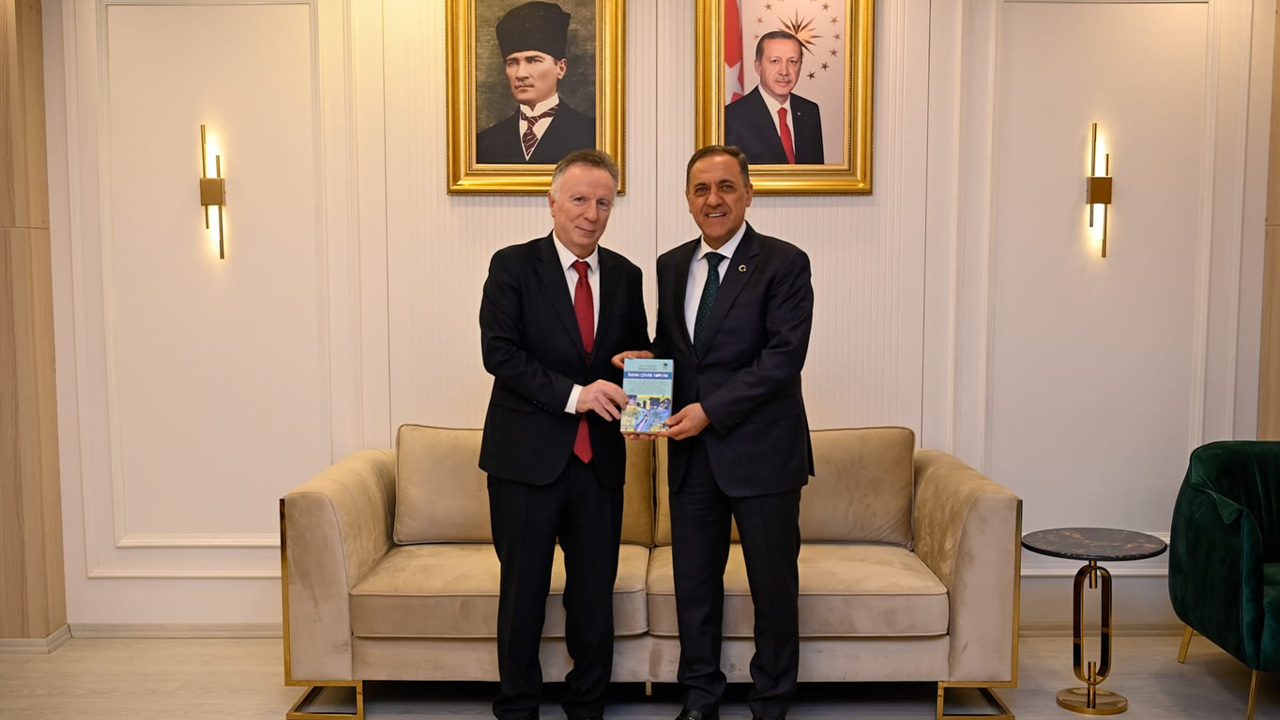 Yalova Eski Vali Akademisyen Makam Hayirli Olsun Ziyaret (2)