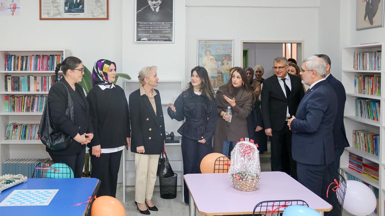 Yalova Il Milli Egitim Mudurlugu Kadikoy Ilkokulu Kutuphane Acilis (3)