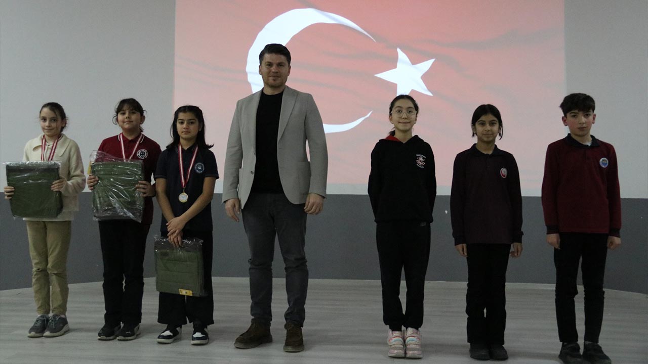 Yalova Il Milli Egitim Mudurluk Istiklal Marsi Guzel Okuma Yarisma (1)