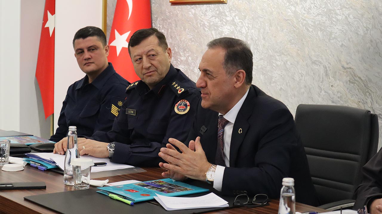 Yalova Valiliği Açıkladı Trafik Levhaları Yenilendi (3)