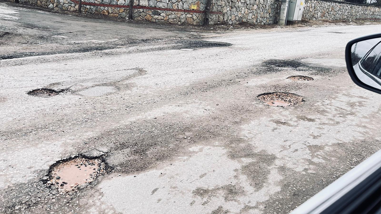 Yalova’da “Kimin Bu Yol” Çilesi Doğu Sırtı Caddesi Sahipsiz Kaldı (4)