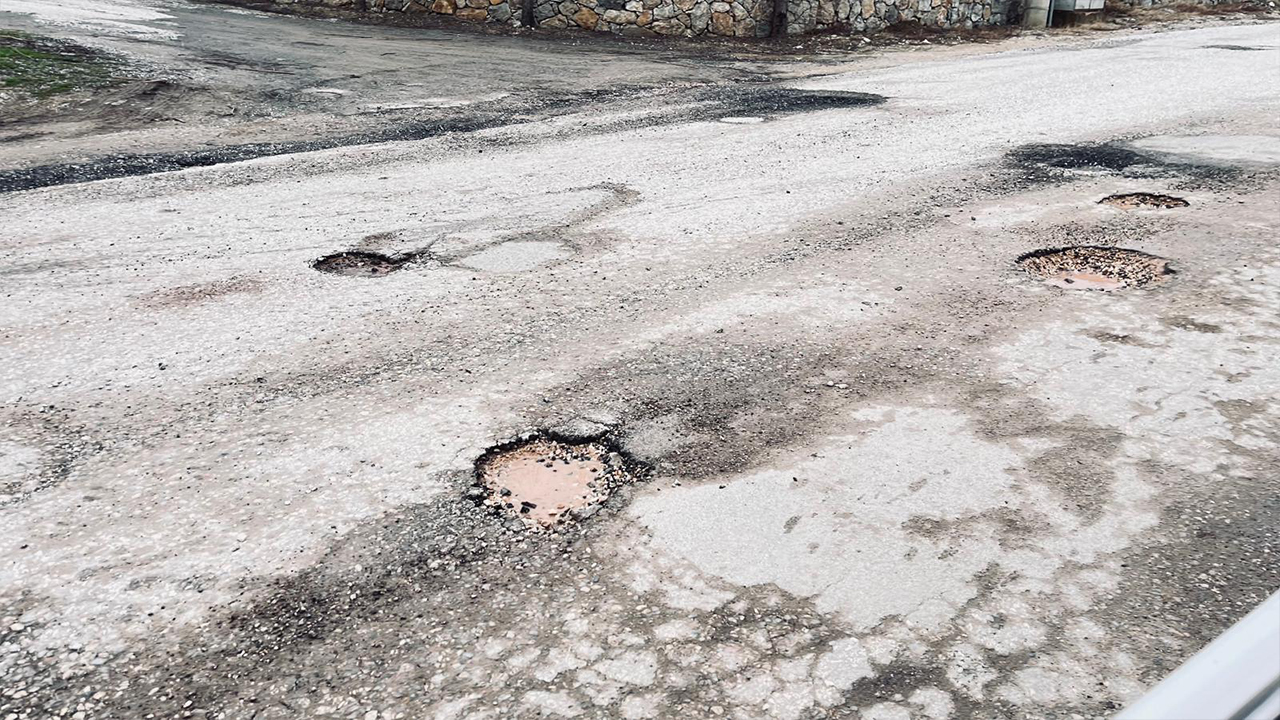 Yalova’da “Kimin Bu Yol” Çilesi Doğu Sırtı Caddesi Sahipsiz Kaldı (5)