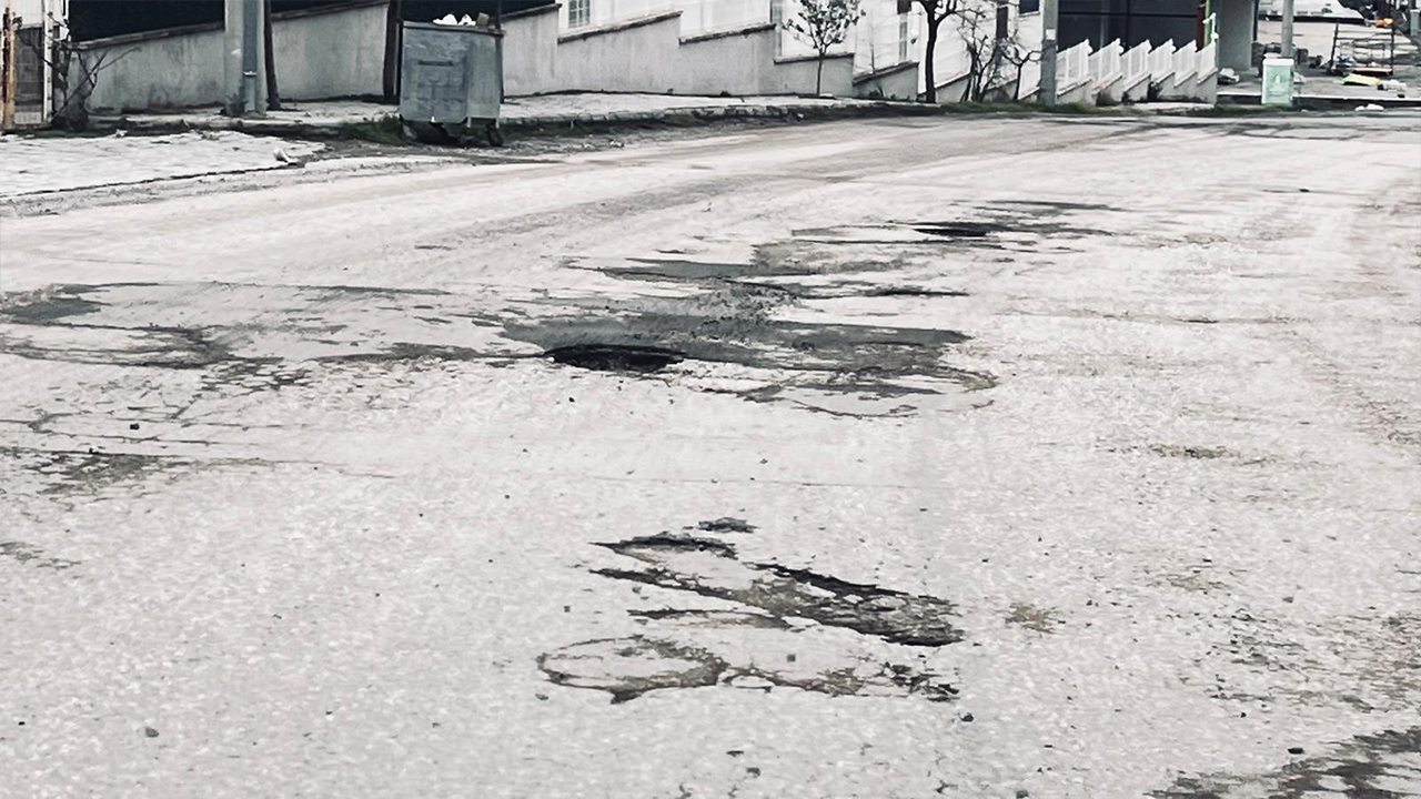 Yalova’da “Kimin Bu Yol” Çilesi Doğu Sırtı Caddesi Sahipsiz Kaldı (8)