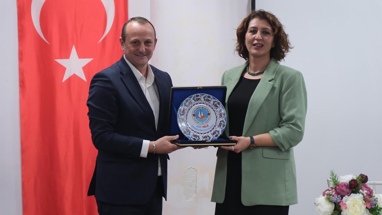 Yazar Çiğdemoğlu Çiftlikköy’de Okurlarıyla Buluştu (1)