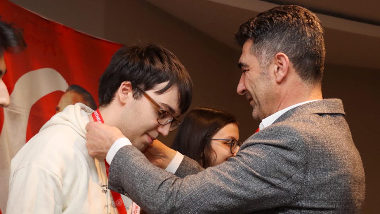 9. Uluslararasi Yürüyen Köşk Satranç Turnuvasi Sona Erdi̇ (8)