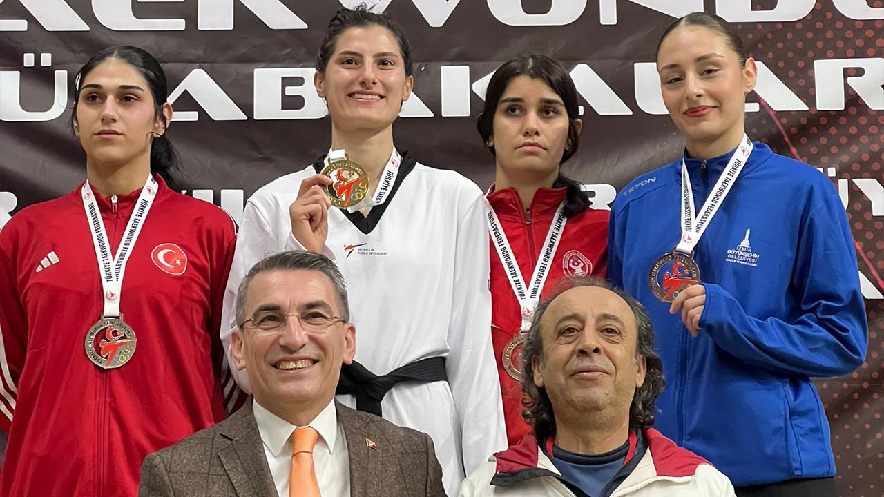 Altınova Belediyespor Taekwondo Takımı Alanya’dan Derecelerle Döndü (4)