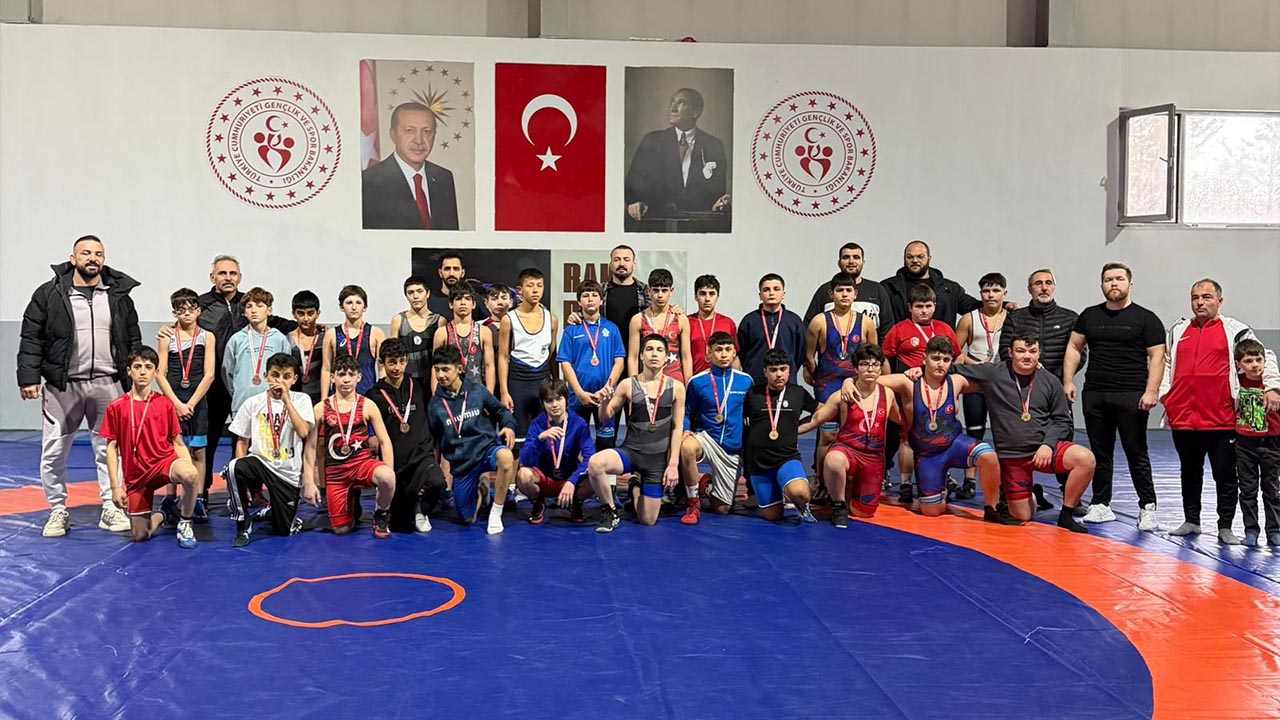 Altınovalı Pehlivanlardan Büyük Başarı (1)