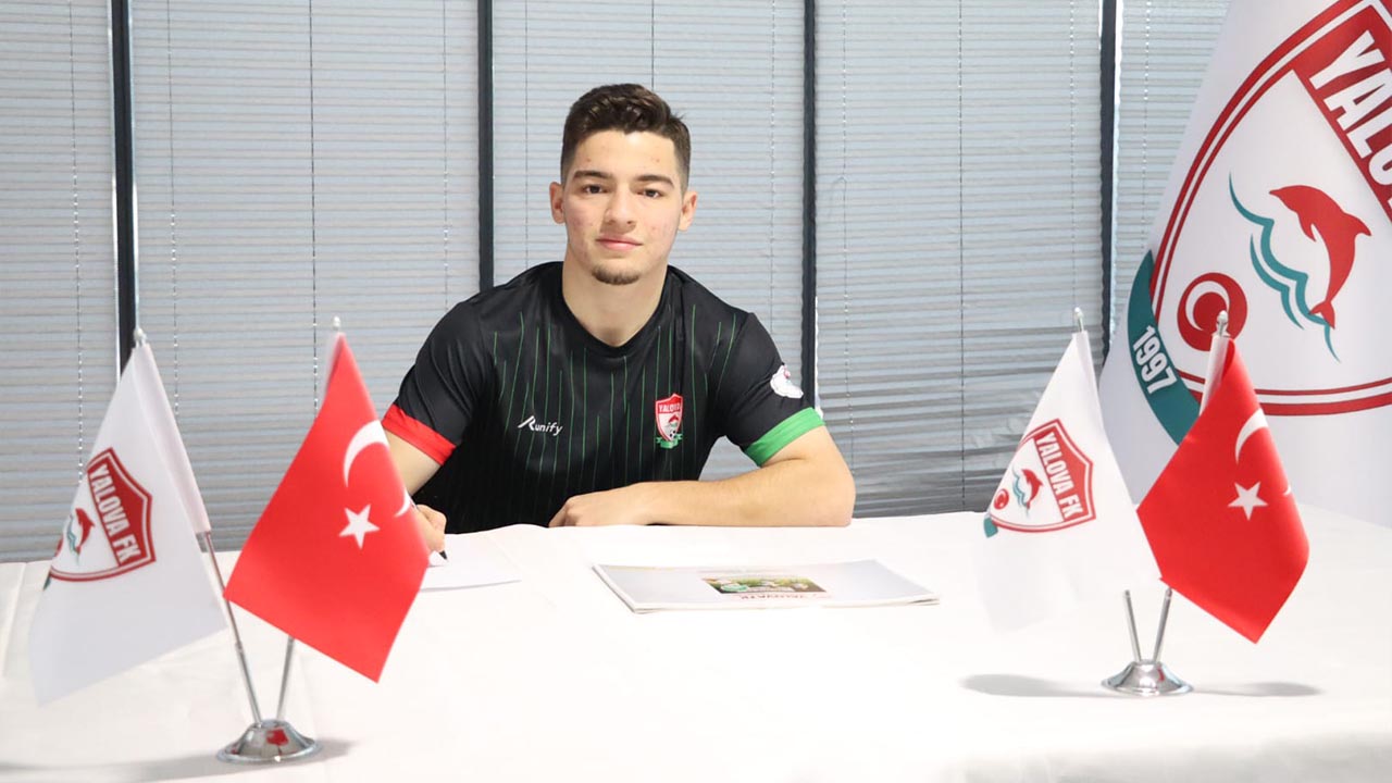 Yalova Fk’dan Transfer Şov (Mustafa Ege Bilim Kanat Oyuncu Kocaelispor Kiralık)