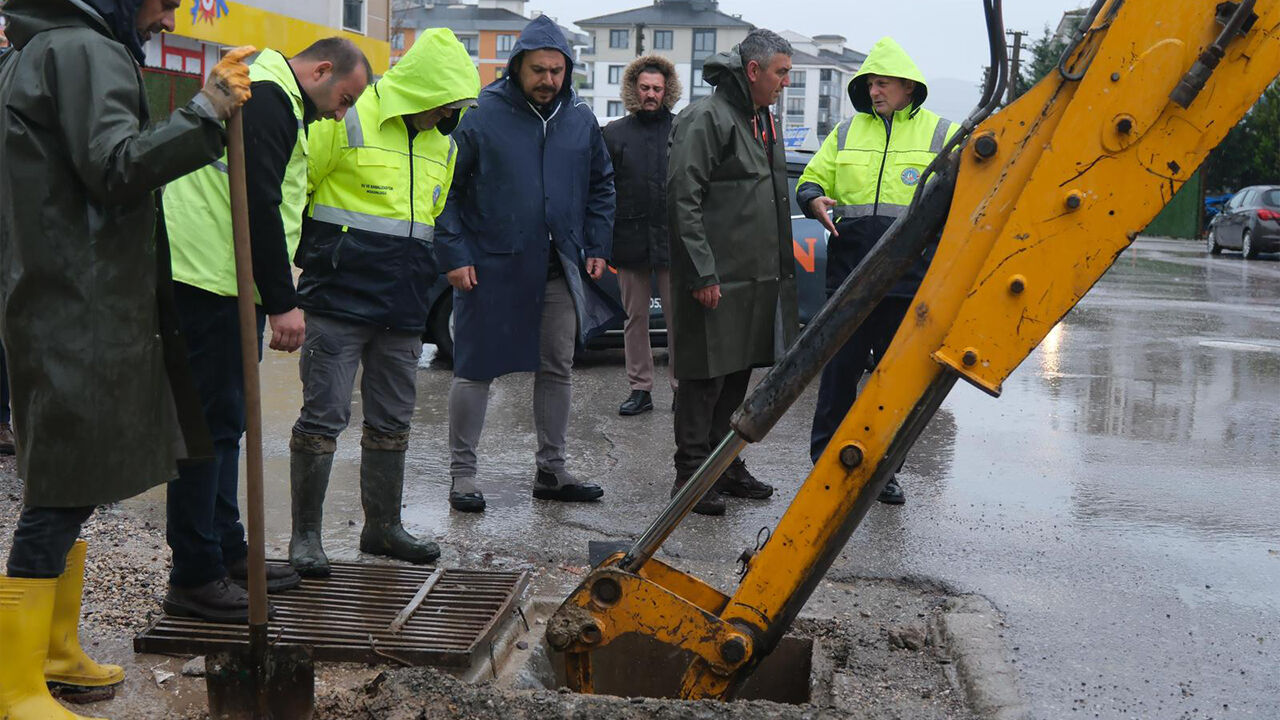 Çiftlikköy’de Yoğun Yağış Mesaisi (3)
