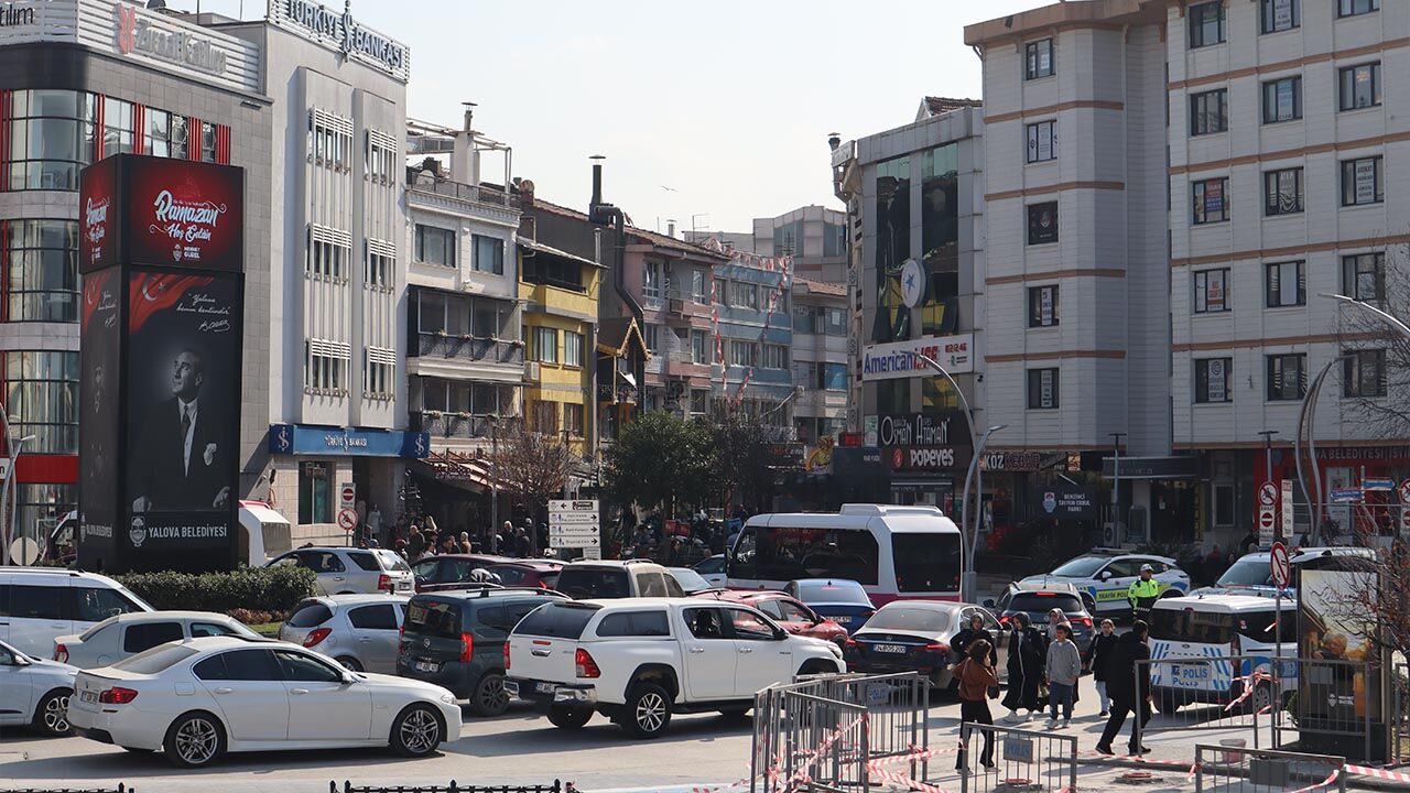 Yalova’da Bayram Telaşı Çarşı Doldu Taştı (4)