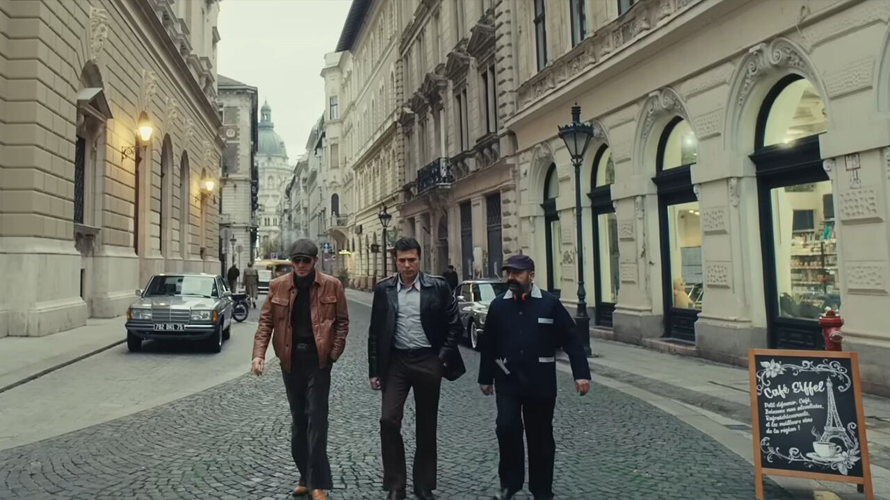 Merakla Beklenen O Film Geldi “Çatlı” Vizyondaa (2)