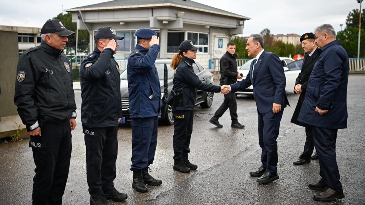 Vali Usta’dan Güvenlik Güçlerine Bayram Morali (3)