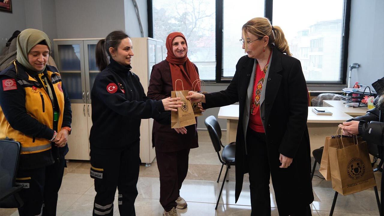 Yalova Altinova Belediye Baskan Ak Parti Heyet Tip Bayram Ziyaret Kutlama (2)