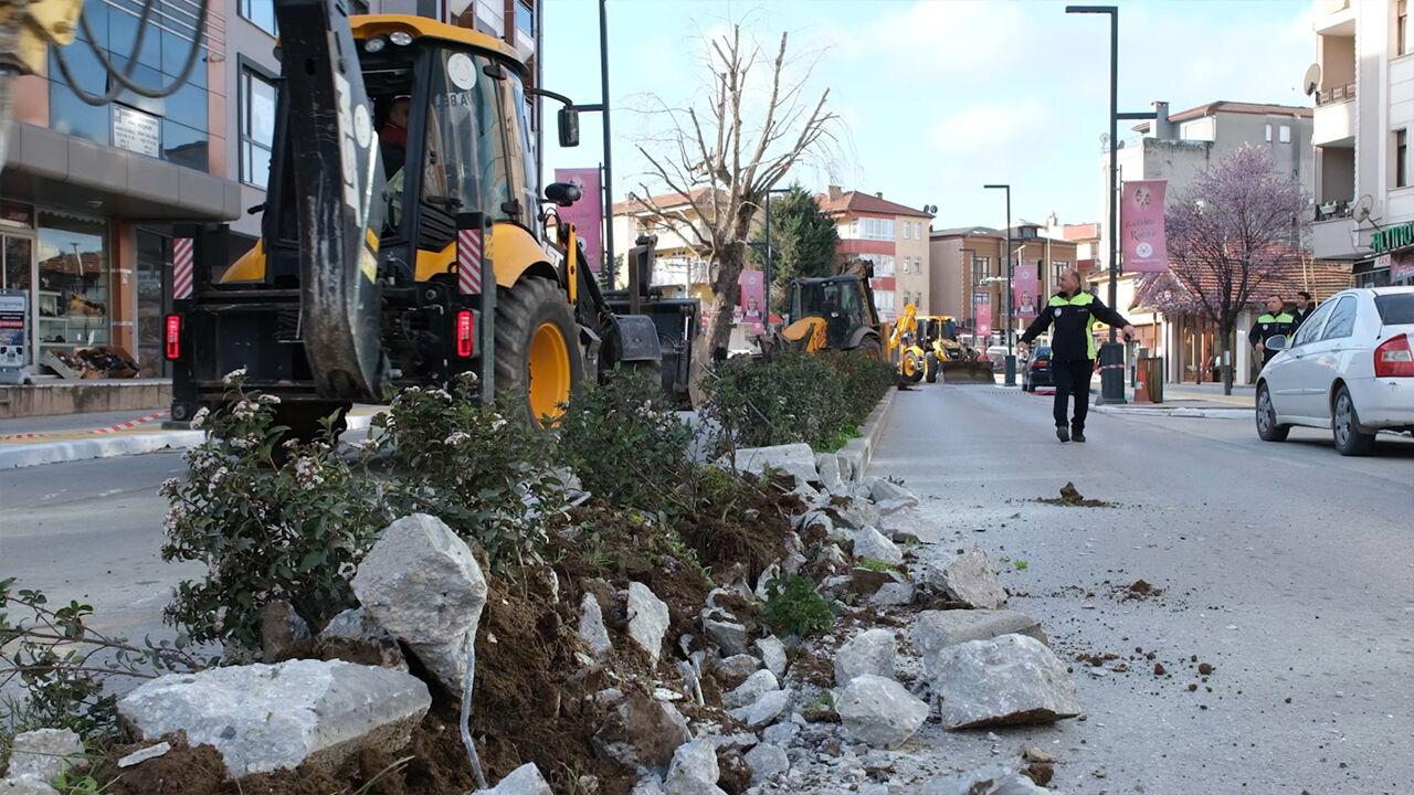 Yalova Altinova Belediye Baskan Yol Yapim Calisma Inceleme (5)