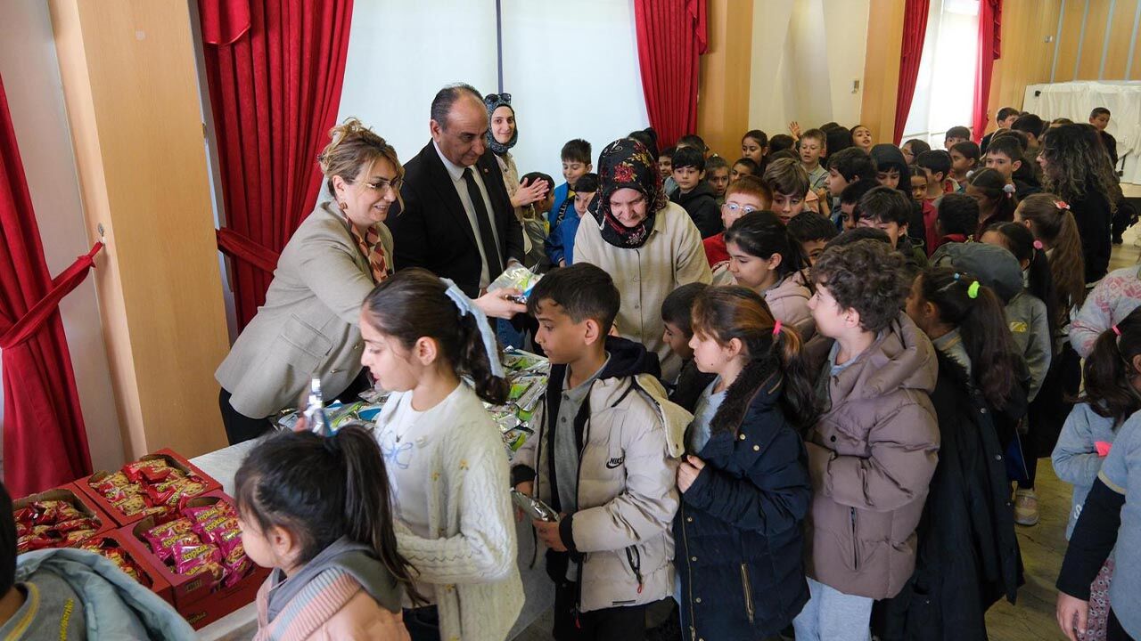 Yalova Altinova Belediye Dunya Tiyatro Gunu Cocuklar Etkinlik (1)