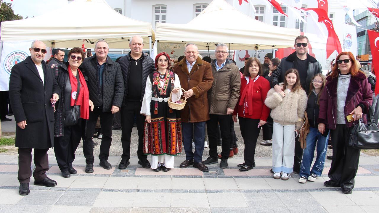 Yalova Balkan Gocmen Martenicka Bahar Mujde Beyaz Kirmizi Ip Bileklik (13)