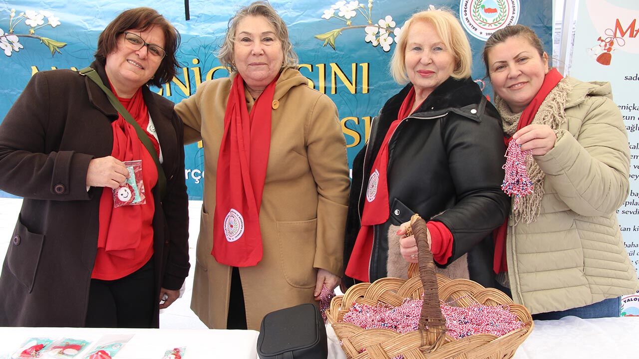 Yalova Balkan Gocmen Martenicka Bahar Mujde Beyaz Kirmizi Ip Bileklik (5)