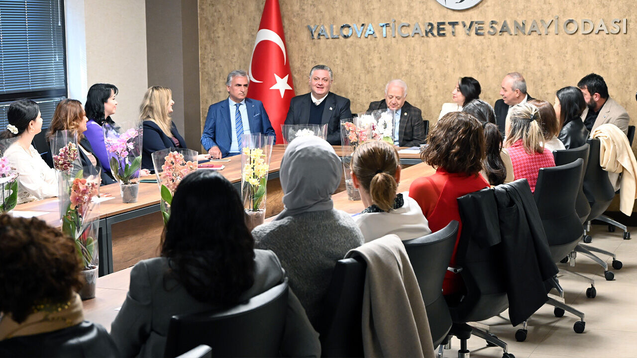 Yalova Belediye Baskan Uretici Kadinlar 8 Mart Toplanti (4)
