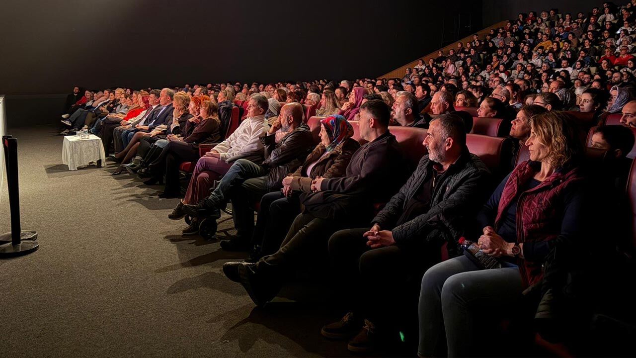 Yalova Belediye Tiyatro Gunu Oyunlar Final Sabotaj (3)
