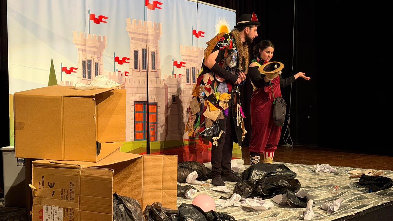 Yalova Belediyesi Cocuk Tiyatro Copluk Kralligi (3)