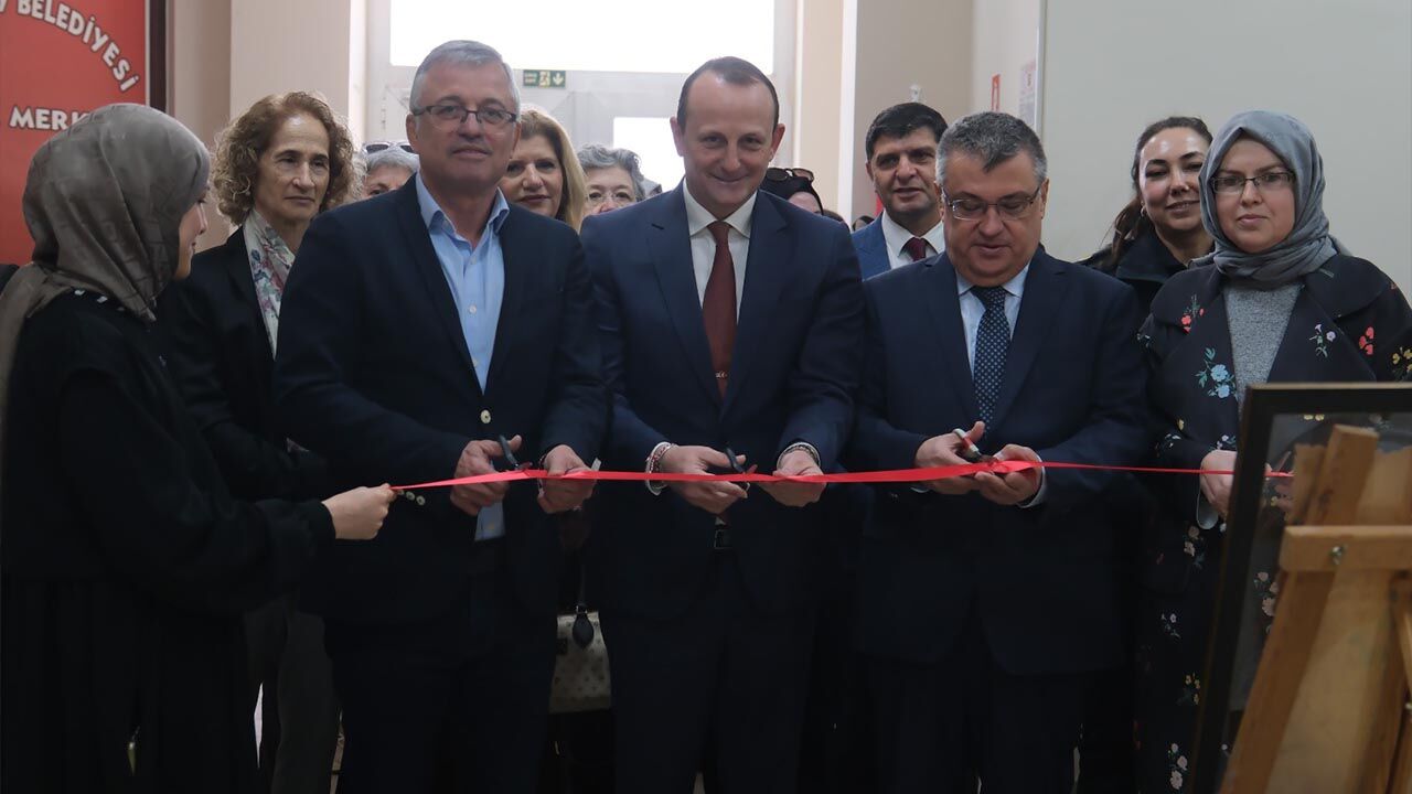 Yalova Ciftlikkoy 8 Mart Dunya Kadinlar Gunu Sergi Acilis Baskan (2)