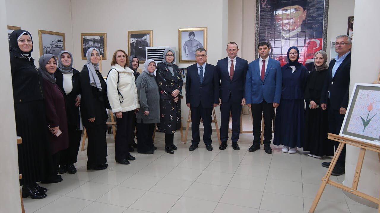 Yalova Ciftlikkoy 8 Mart Dunya Kadinlar Gunu Sergi Acilis Baskan (3)