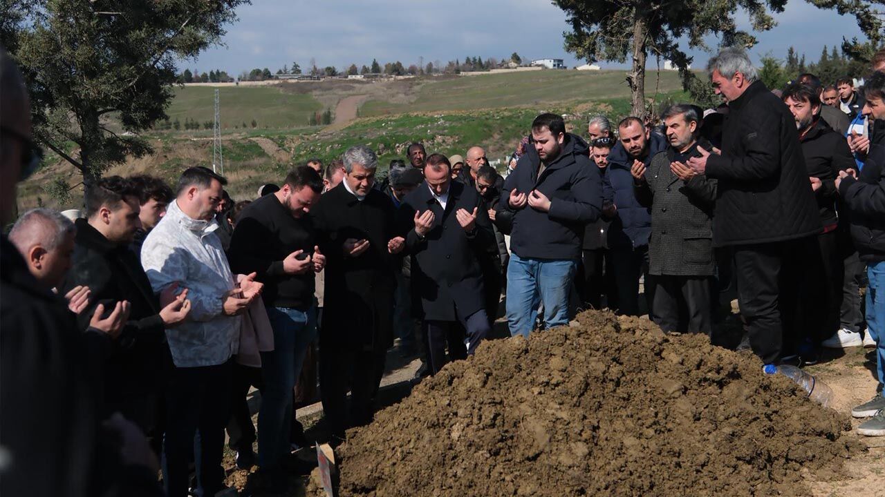 Yalova Ciftlikkoy Belediye Baskan Amca Vefat Cenaze (5)