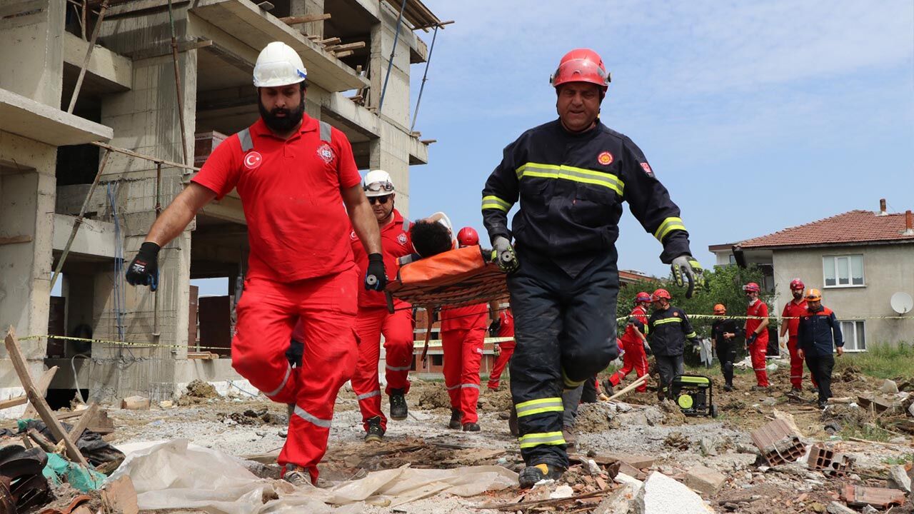 Yalova Ciftlikkoy Belediye Deprem Hafta Afetler Hazirlik (4)