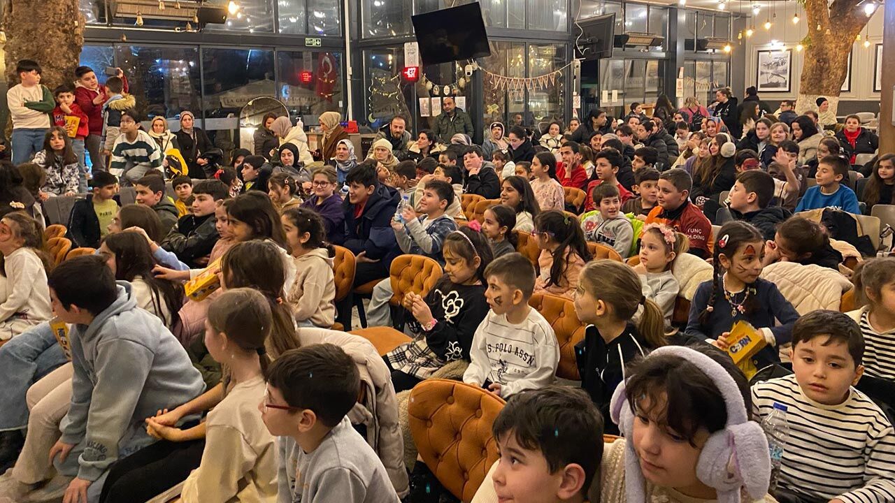 Yalova Cinarcik Belediye Hacivat Karagoz Ramazan Geleneksel Eglence (3)