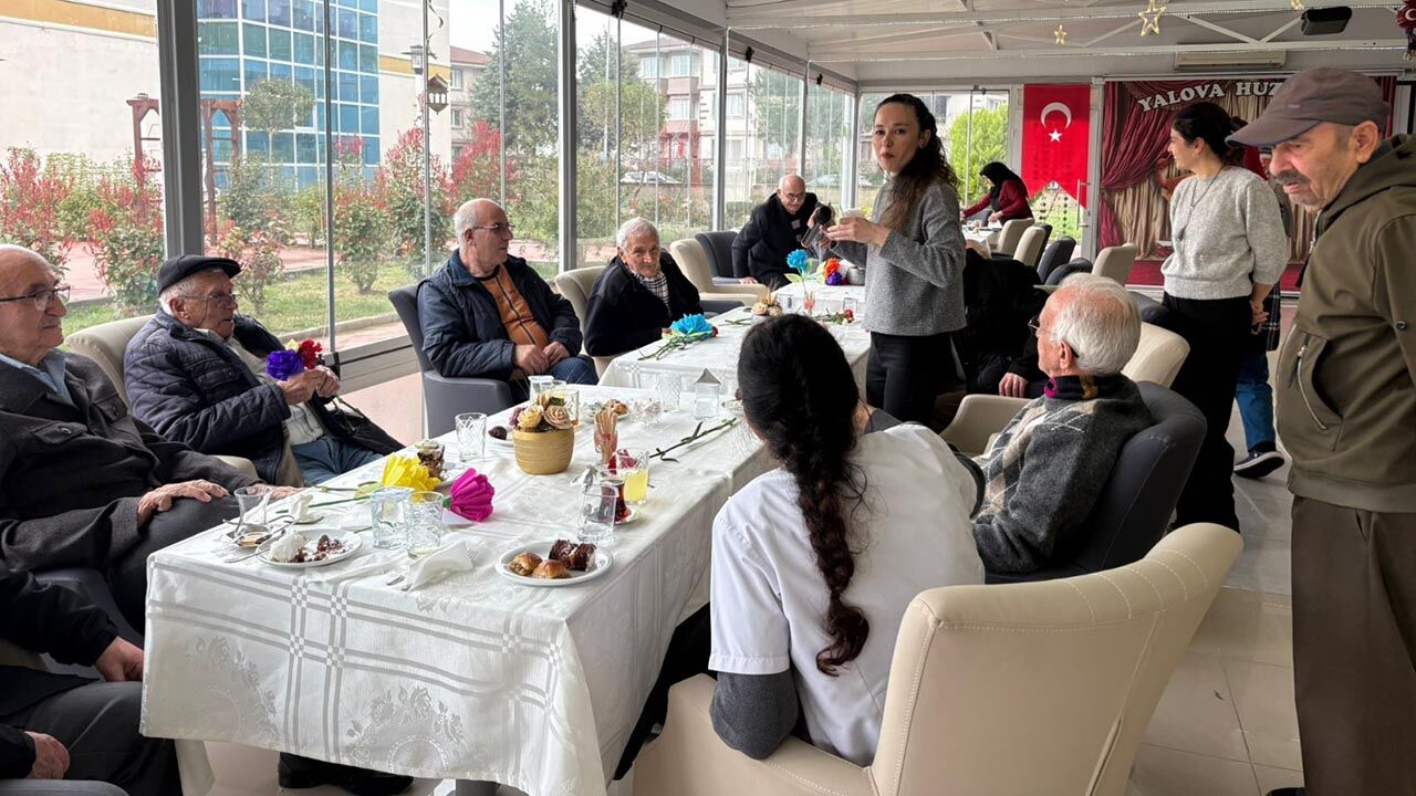 Yalova Il Saglik Mudurluk Huzurevi Yaslilar Ziyaret (2)