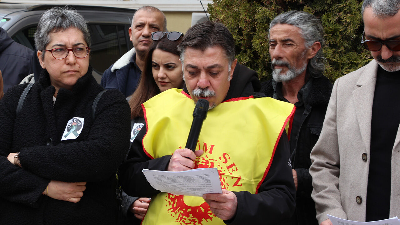 Yalova Istanbul Ogrenci Saldiri Ogretmen Olum Egitim Sen Basin Aciklama Tepki (3)