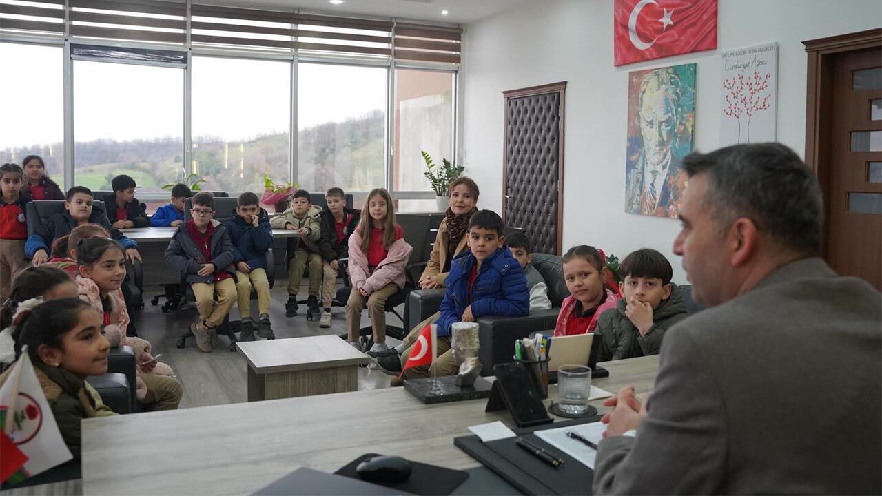 Yalova Kadikoy Belediye Baskan Ogrenciler Ziyaret (1)