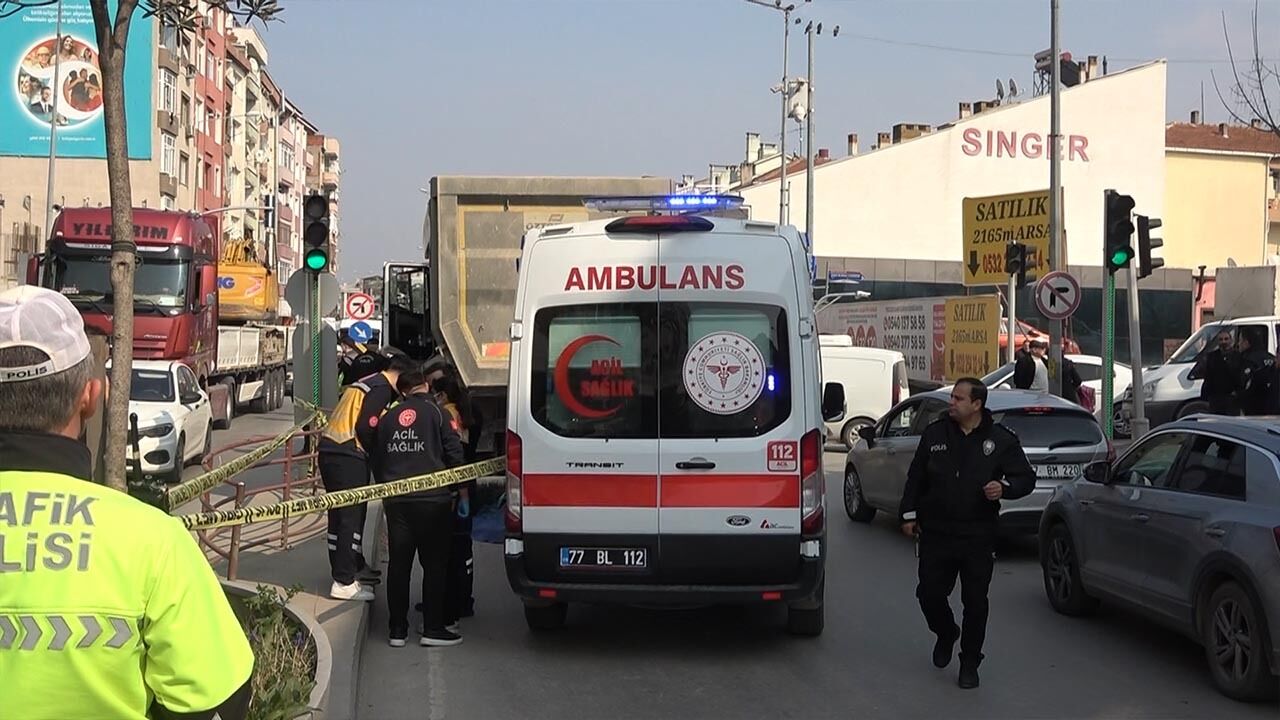 Yalova Sehit Omer Faydali Cadde Yasli Adam Kamyon Kaza Olum Haber (2)