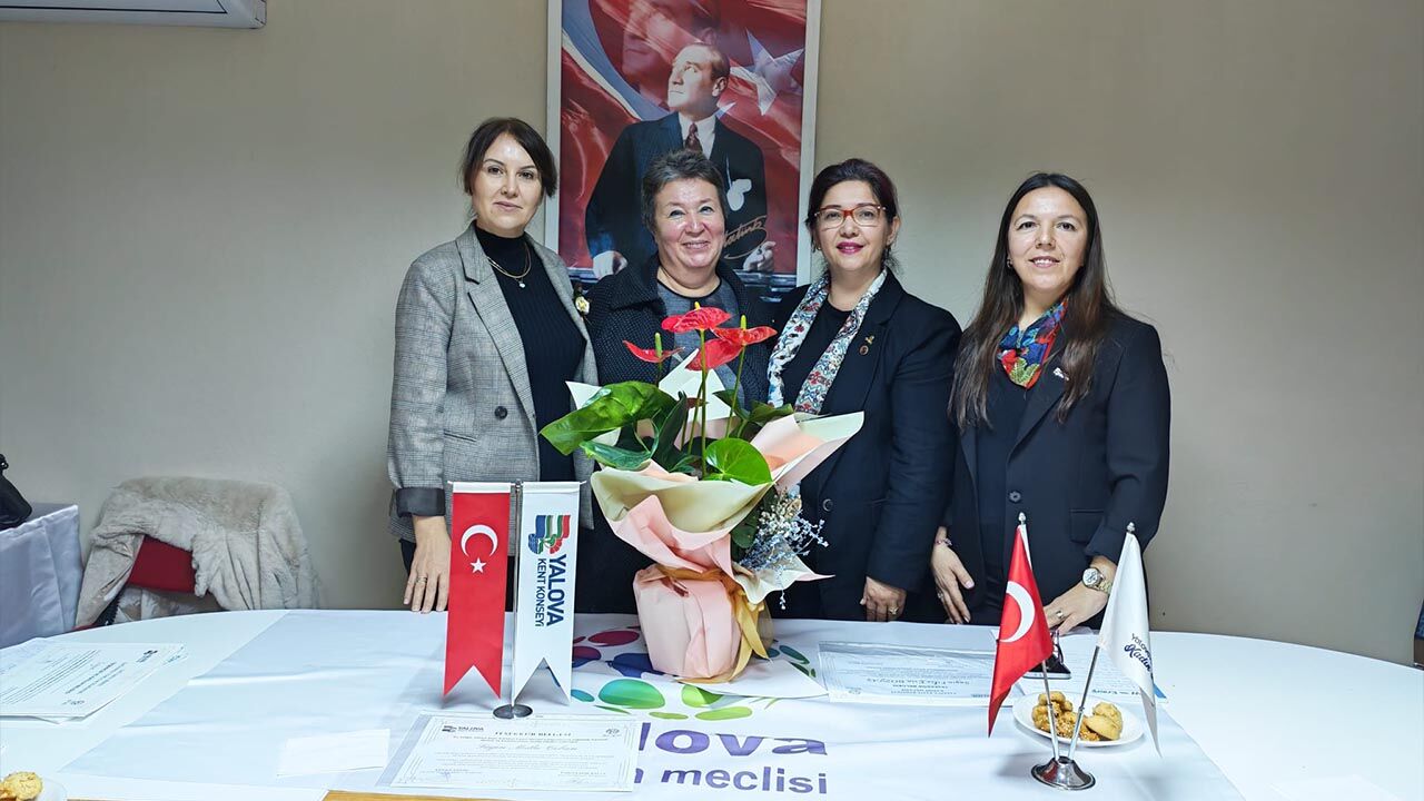 Yalova Subasi Kent Konseyi Kadin Meclisi 8 Mart Uzman Psikolog Soylesi (2)